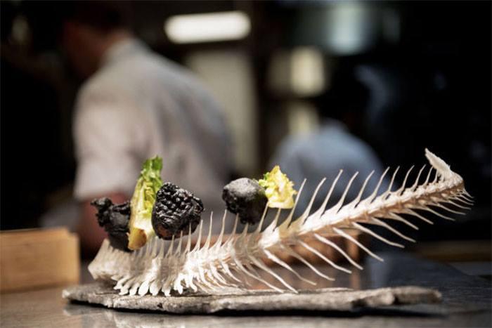 Những món ăn trang trí theo cách chẳng giống ai làm thực khách khó nuốt trôi-8