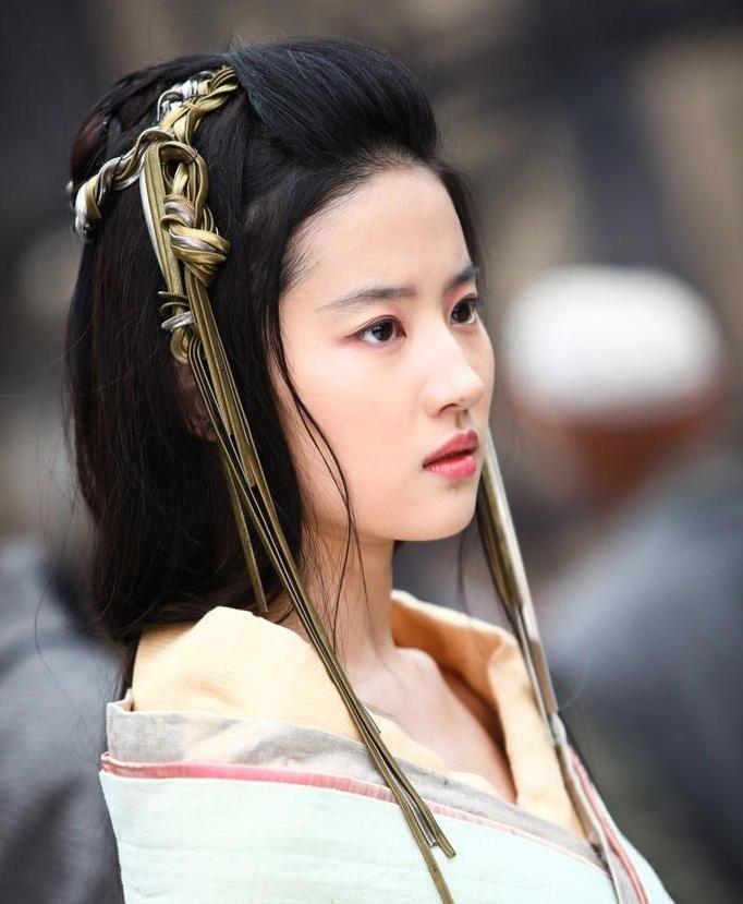 Tứ đại nhan thần của Cbiz: Nhan sắc có thừa, tài năng có hạn-6