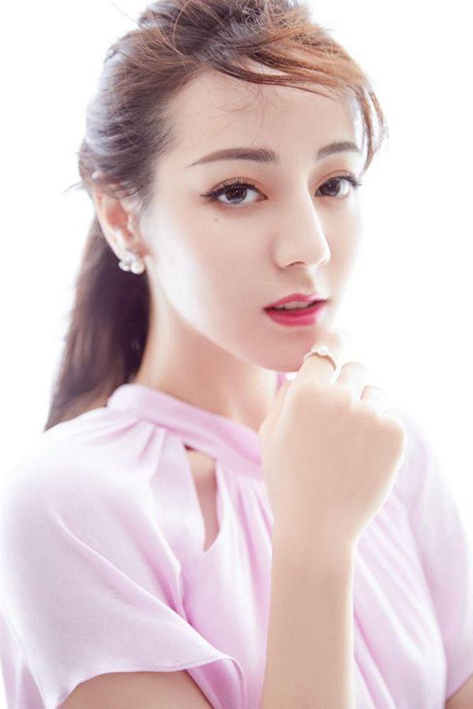 Tứ đại nhan thần của Cbiz: Nhan sắc có thừa, tài năng có hạn-10