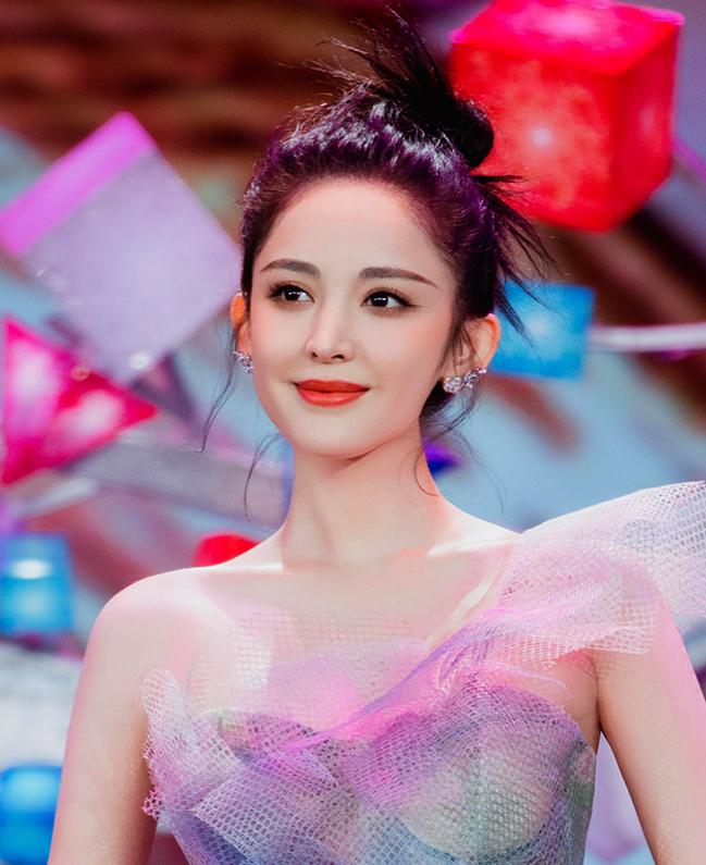 Tứ đại nhan thần của Cbiz: Nhan sắc có thừa, tài năng có hạn-13