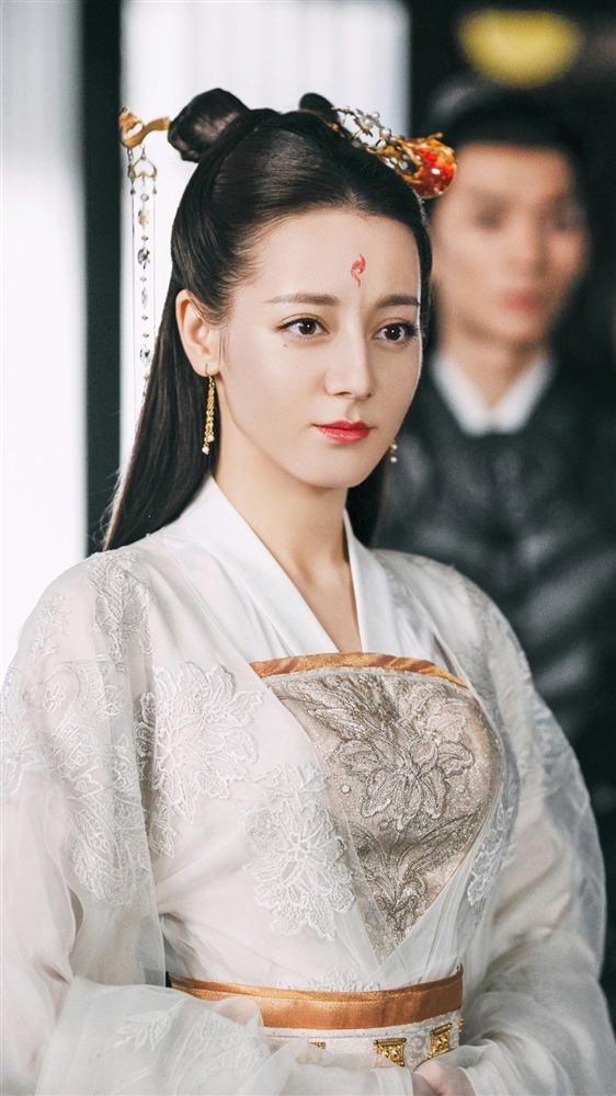 Tứ đại nhan thần của Cbiz: Nhan sắc có thừa, tài năng có hạn-11