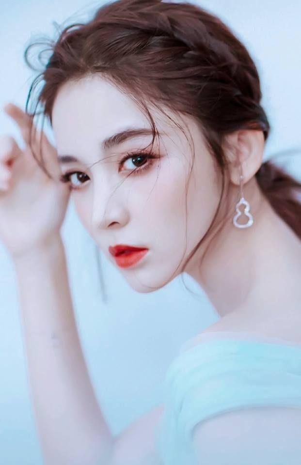 Tứ đại nhan thần của Cbiz: Nhan sắc có thừa, tài năng có hạn-15