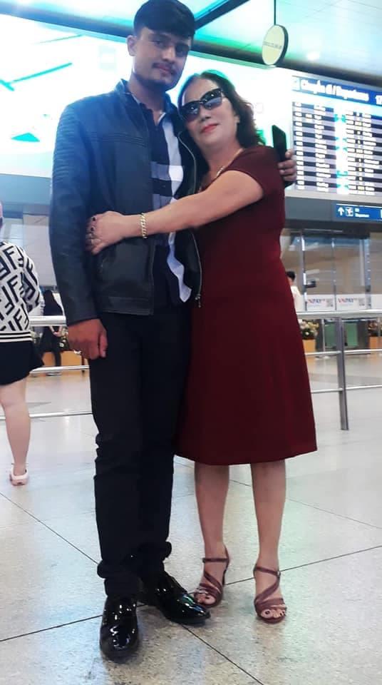 Cô dâu 65 tuổi khoe được chồng bóp chân: Nếu chọn lại, tôi vẫn chọn anh ấy-5