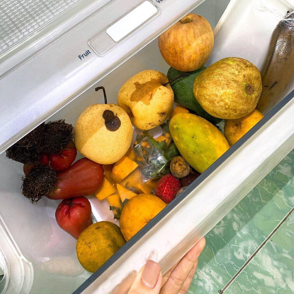 Thuỷ Tiên than nẫu ruột khi trái cây hỏng trong tủ lạnh, dân mạng phát hiện điểm đáng ngờ-1
