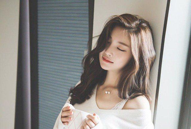 Vợ chỉn chu đi dự tiệc một mình, lúc về tôi uất nghẹn khi vừa cởi đồ cô ấy ra-1