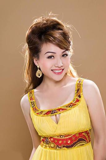 Chân dung Diva nhạc sến miền Tây Hoàng Châu: Đình đám tuổi trẻ, viên mãn xế chiều-3
