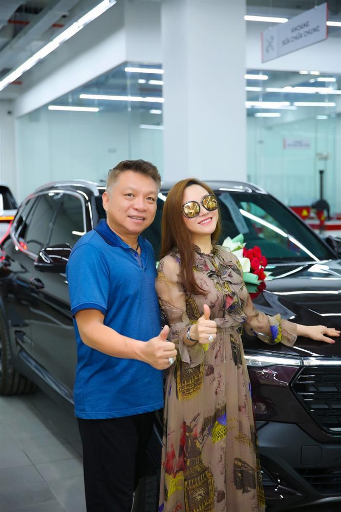 Chân dung Diva nhạc sến miền Tây Hoàng Châu: Đình đám tuổi trẻ, viên mãn xế chiều-7