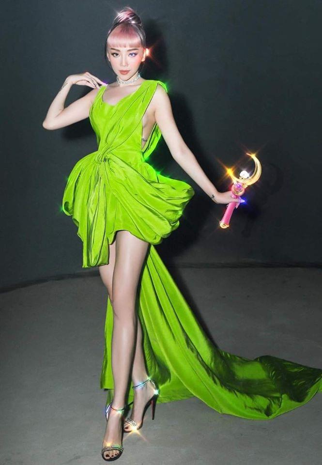 Trùm cuối diện lại đầm Công Trí gọi tên Tóc Tiên khi hóa thân thành thủy thủ mặt trăng-3