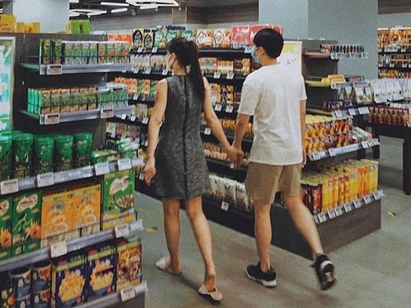 Ông Cao Thắng chiều chuộng vợ bầu-5