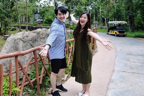 Ông Cao Thắng chiều chuộng vợ bầu-6