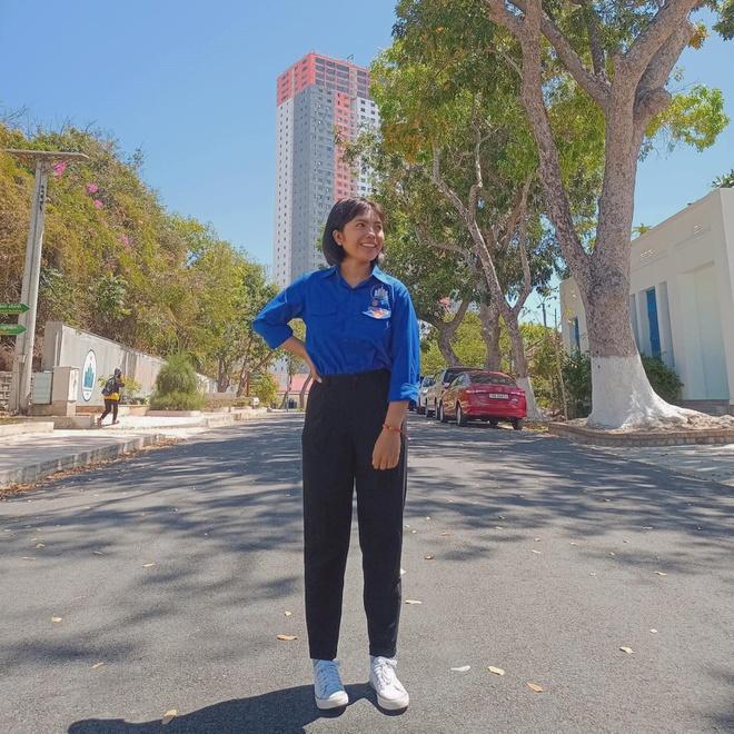 Cô gái Chăm có 2 màu mắt, là người duy nhất trong gia đình học đại học-7