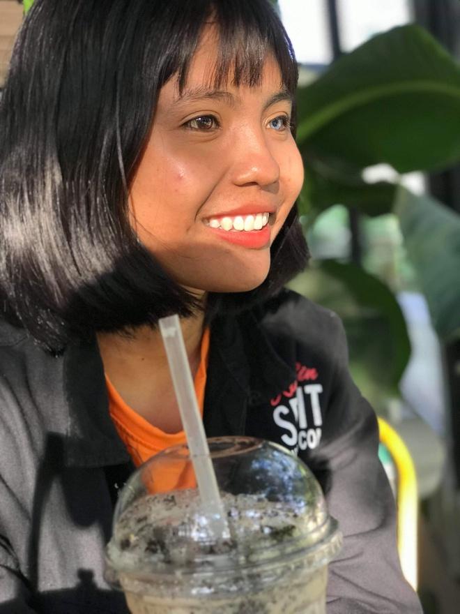 Cô gái Chăm có 2 màu mắt, là người duy nhất trong gia đình học đại học-8