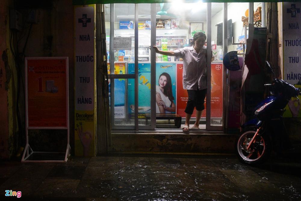 Cơn mưa vàng giải nhiệt Hà Nội sau chuỗi ngày oi bức-7