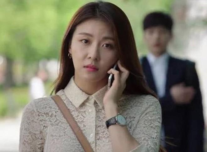 Vợ đẻ 2 tuần người yêu cũ nhắn tin đòi con, tôi vui mừng còn đưa thêm 200 triệu-1