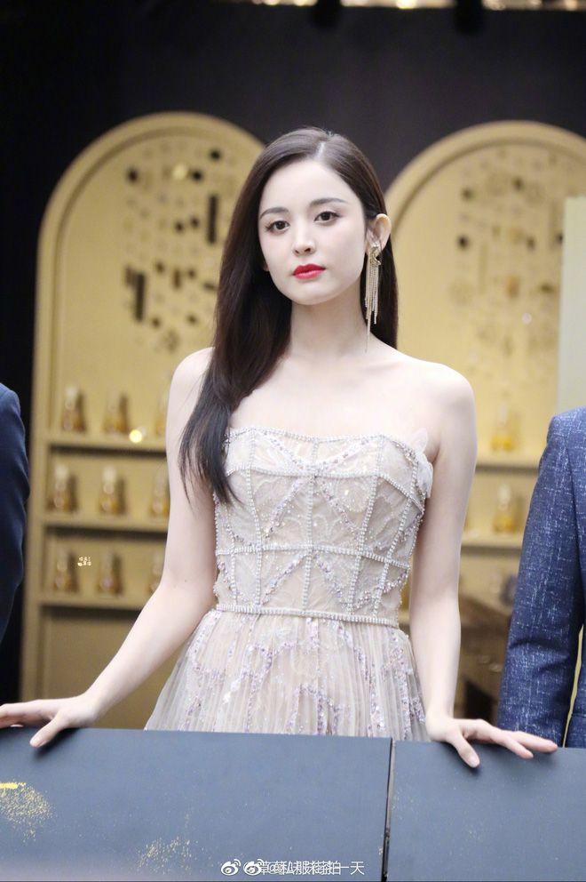 Địch Lệ Nhiệt Ba - Cổ Lực Na Trát chụp áo cưới: Nhan sắc một chín một mười-6