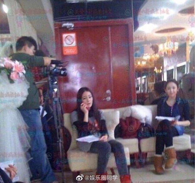 Địch Lệ Nhiệt Ba - Cổ Lực Na Trát chụp áo cưới: Nhan sắc một chín một mười-1