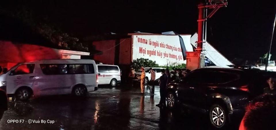 Lốc xoáy ở Vĩnh Phúc làm sập công ty gỗ, 3 người chết, gần 20 người bị thương-4