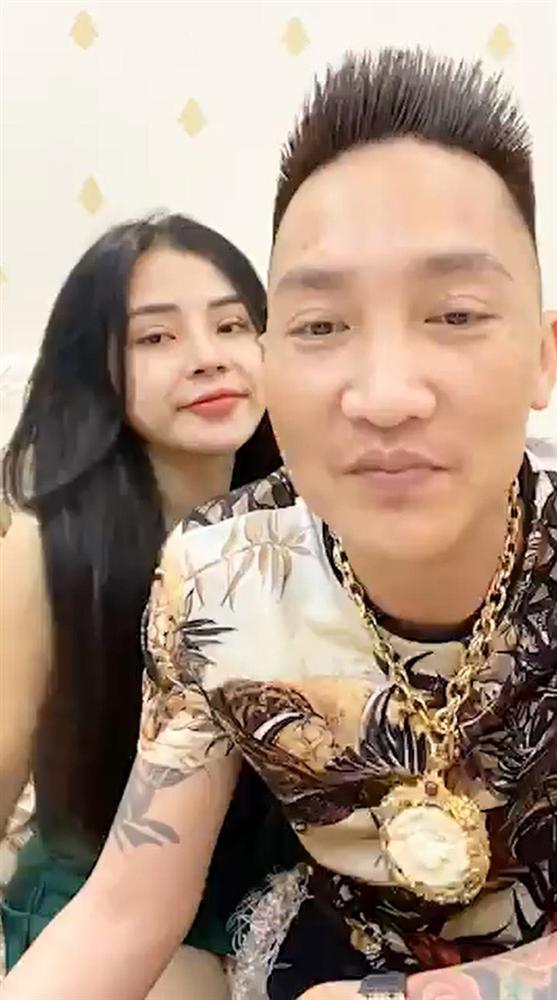 Huấn Hoa Hồng thản nhiên livestream quảng cáo thuốc yếu sinh lí dành cho những kẻ đập đá, chơi gái-3