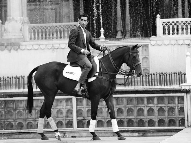 Hoàng tử Brunei, công chúa Thái, hoàng hậu Bhutan hot nhất MXH châu Á-6