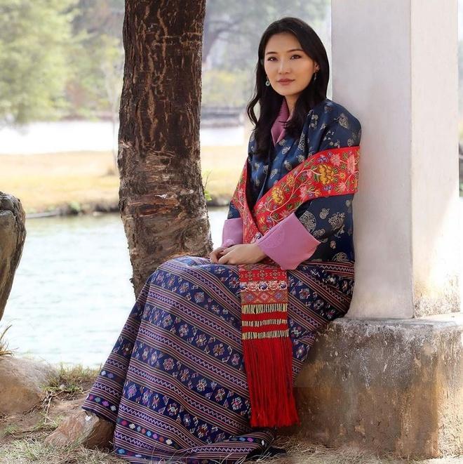 Hoàng tử Brunei, công chúa Thái, hoàng hậu Bhutan hot nhất MXH châu Á-8