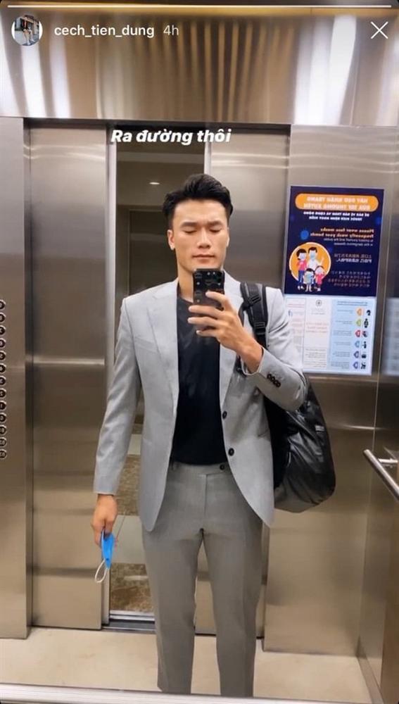 Bùi Tiến Dũng diện vest bảnh như chú rể, gợi nhớ đến pha catwalk như đi chợ-1