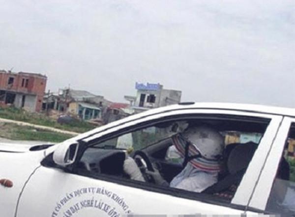 Cách đối phó nắng cháy da thịt của người đàn ông lớn tuổi khiến ai cũng phải ngước nhìn-6