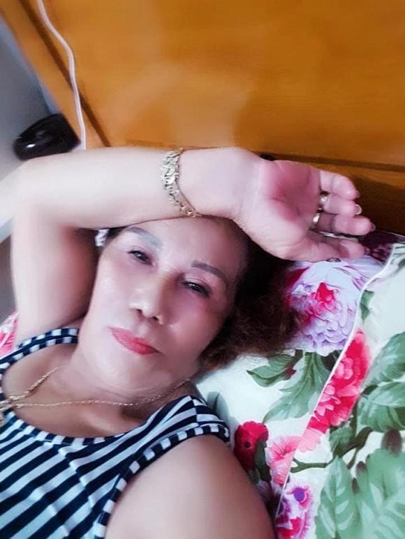 Kiệt sức vì áp lực dư luận, vợ chồng cô dâu Việt 65 tuổi cùng nhập viện-2