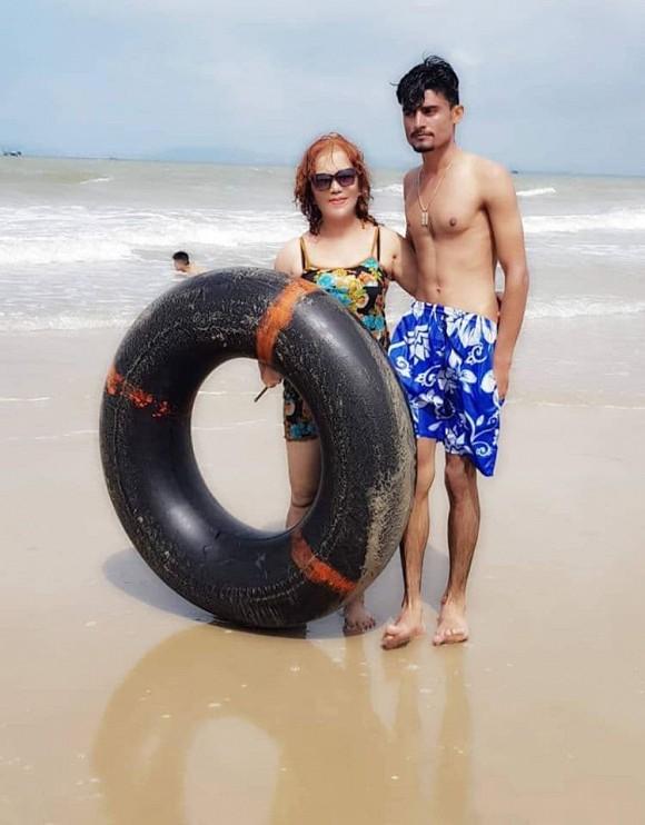 Kiệt sức vì áp lực dư luận, vợ chồng cô dâu Việt 65 tuổi cùng nhập viện-3