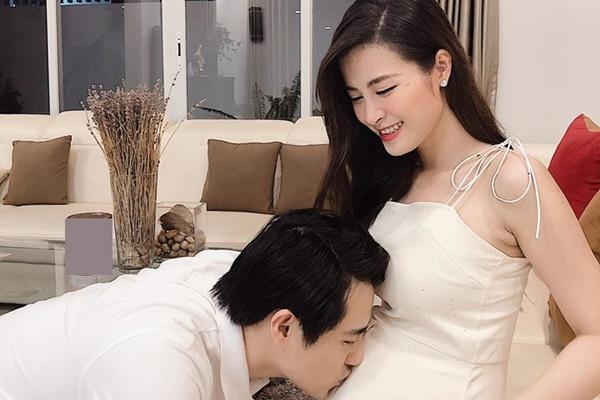 Đông Nhi khoe ảnh full bụng bầu 5 tháng-4