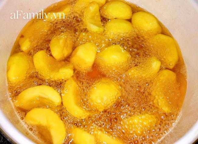 Tôi học được cách làm đào ngâm của đầu bếp, dùng pha thử trà đào ai cũng ngạc nhiên-6