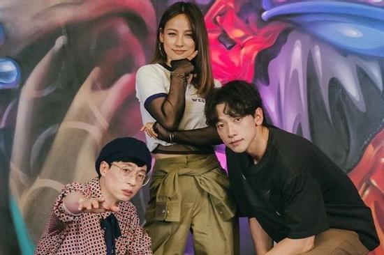 Bi Rain nhảy tình tứ với Lee Hyori, fan lo Kim Tae Hee ghen