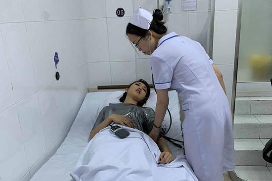 Thúy Ngân gặp tai nạn nghiêm trọng, bất tỉnh trên phim trường phải đưa đi cấp cứu