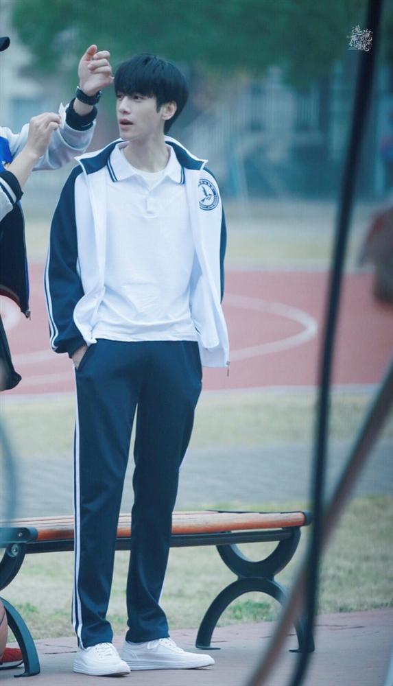 Lộ tạo hình nam sinh cực phẩm của La Vân Hi, fan kêu gào đòi lịch phát sóng gấp-3