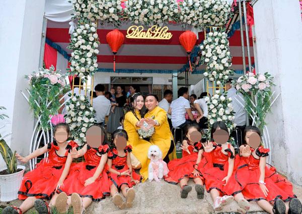 Xôn xao dàn phù dâu nhí đỡ tráp trong đám hỏi của cặp đôi ở Vũng Tàu-3