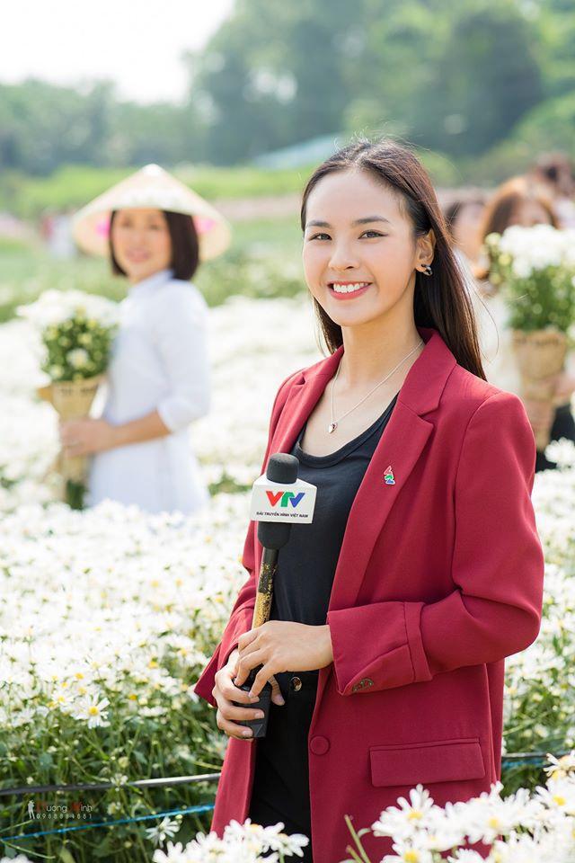 Nguyễn Thị Quỳnh Nga (sinh năm 1995) đăng quang Á khôi Sinh viên Việt Nam 2017. Khi đó, cô đang là sinh viên trường Đại học Ngoại thương, chuyên ngành Kinh tế đối ngoại. Trước cuộc thi Hoa khôi sinh viên, Nga từng đoạt giải Hoa khôi Tài năng của "Duyên dáng Ngoại thương 2015".