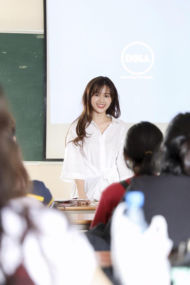 Lộ ảnh thẻ cực xịn trong vai trò giảng viên của Midu-3