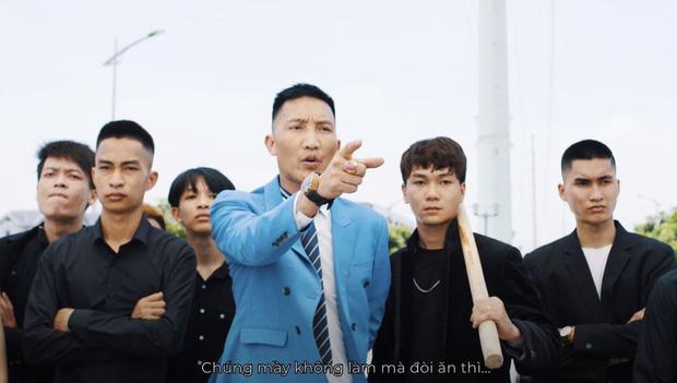 Chân dung Huấn Hoa Hồng: Giang hồ mạng 2 lần cai nghiện, ra sách chui và quảng cáo cờ bạc trá hình-9