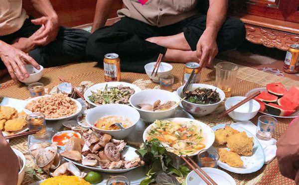 Về ra mắt bị ép uống rượu, anh chàng làm điều khiến cả nhà gái tái mặt, bắt chia tay-2