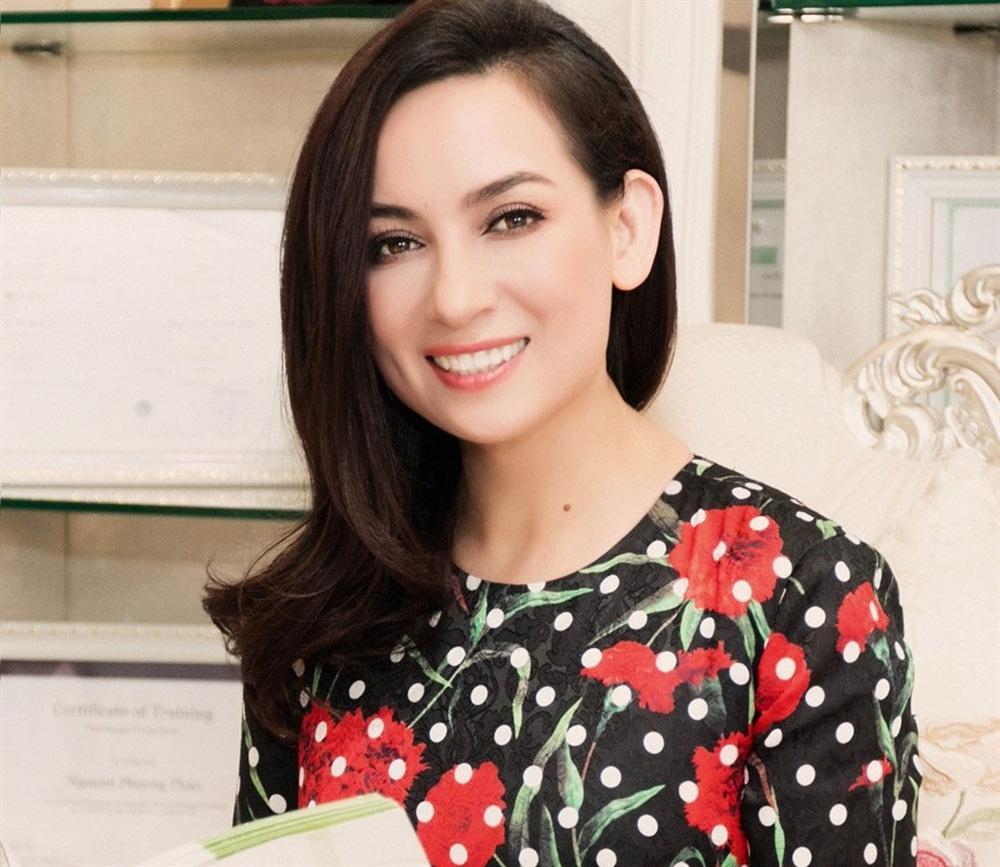 Phi Nhung nhận con nuôi thứ 21 là một đứa trẻ bị bỏ trước cửa nhà-3