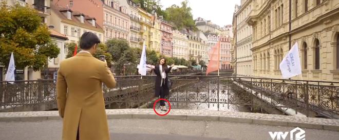 Sạn khó tin ở Tình Yêu và Tham Vọng: Giày thể thao của Diễm My 9x biến hình trong một nốt nhạc?-4