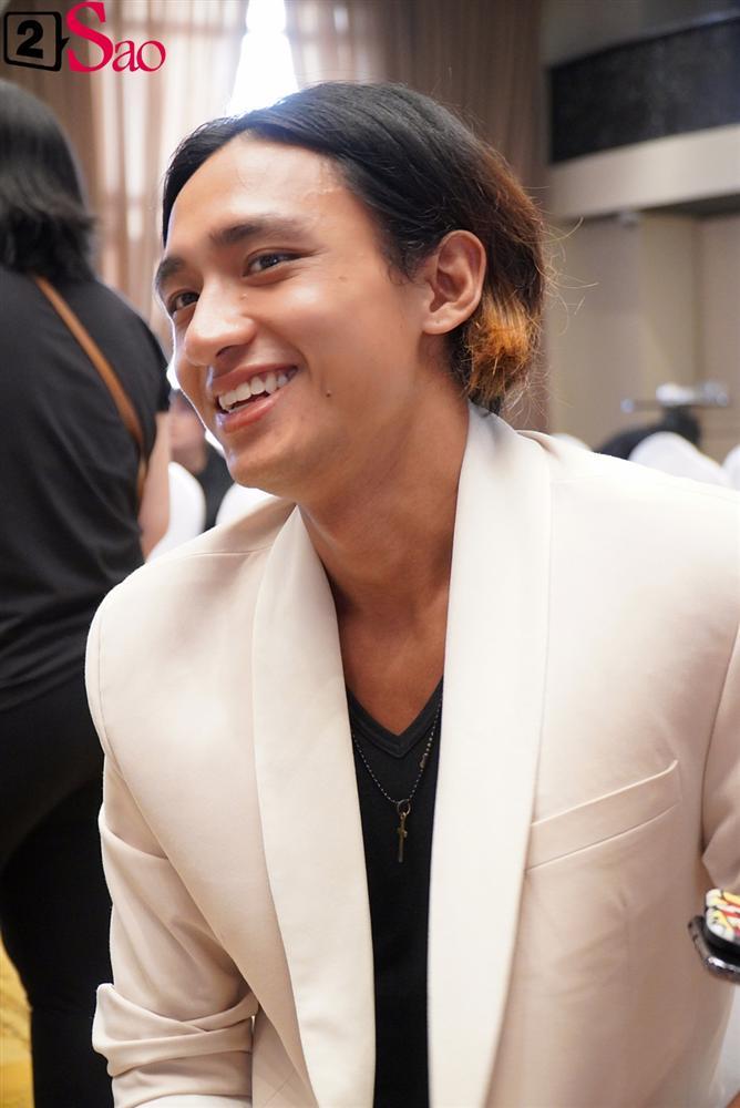 Hữu Vi xuống sắc thảm hại đến mức chụp có tâm đến mấy cũng không cứu nổi-2