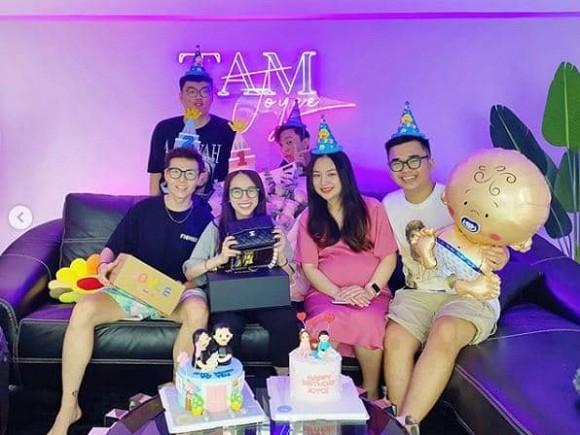 Đang ở cữ, con gái đại gia Minh Nhựa bất ngờ nhận quà sang xịn từ ông xã-2