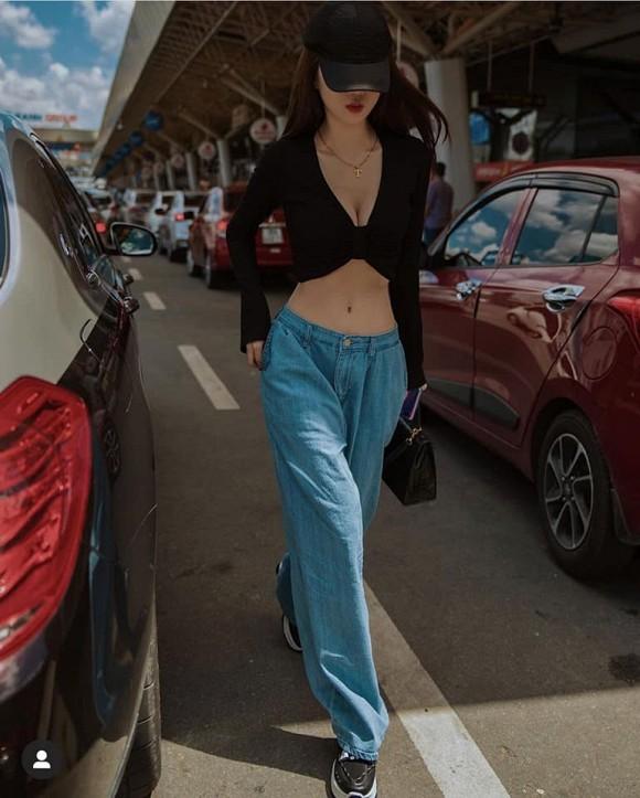 Ngọc Trinh đáp trả bằng loạt ảnh o ép vòng một nóng bỏng mắt khi nhiều lần bị chê gầy trơ xương-4