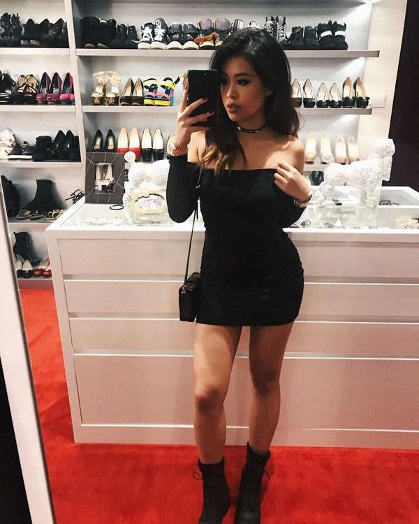 Tủ giày hiệu hàng trăm đôi, Rich Kid Tiên Nguyễn chọn 1 đôi mix đồ mà toát mồ hôi hột-2