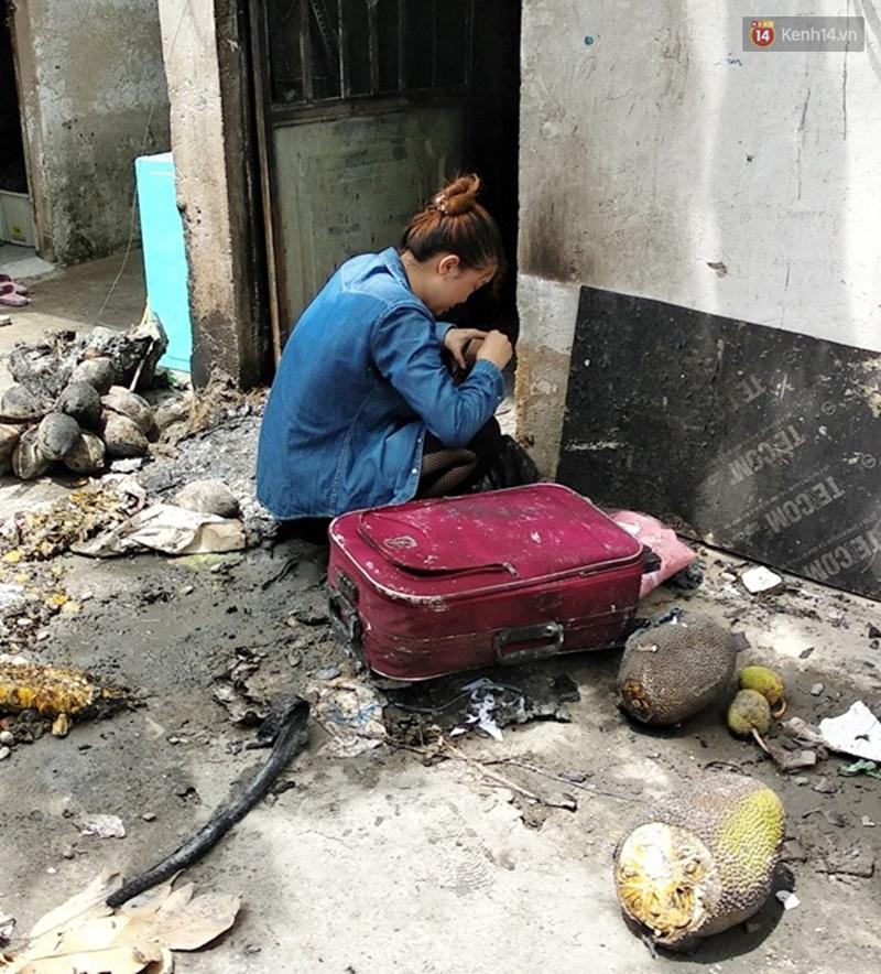 Thoát chết trong vụ cháy, con gái 18 tuổi ngã quỵ trước căn phòng khóc nghẹn gọi mẹ và 2 em vừa tử vong-2