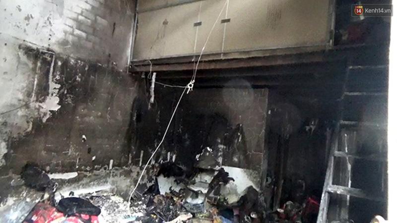 Thoát chết trong vụ cháy, con gái 18 tuổi ngã quỵ trước căn phòng khóc nghẹn gọi mẹ và 2 em vừa tử vong-9