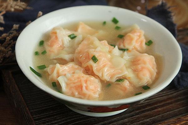 Luộc tôm dùng nước nóng hay lạnh, nhiều người làm sai bảo sao tôm khô, tanh-4