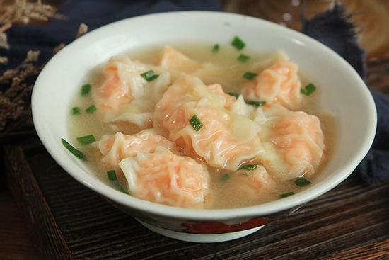 Sáng cuối tuần đổi món với hoành thánh tôm ngọt thơm hấp dẫn