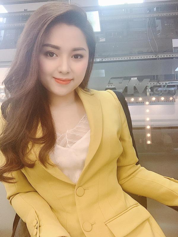 MC Diệu Linh: Tự lập tuổi 18, mua ô tô riêng, thu nhập gần trăm triệu/tháng-6