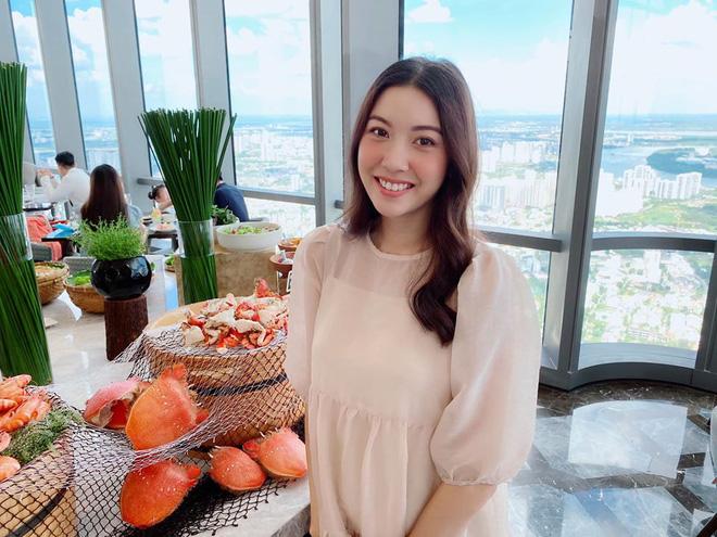 Á hậu Thúy Vân để lộ rõ bụng bầu trước khi làm đám cưới-5